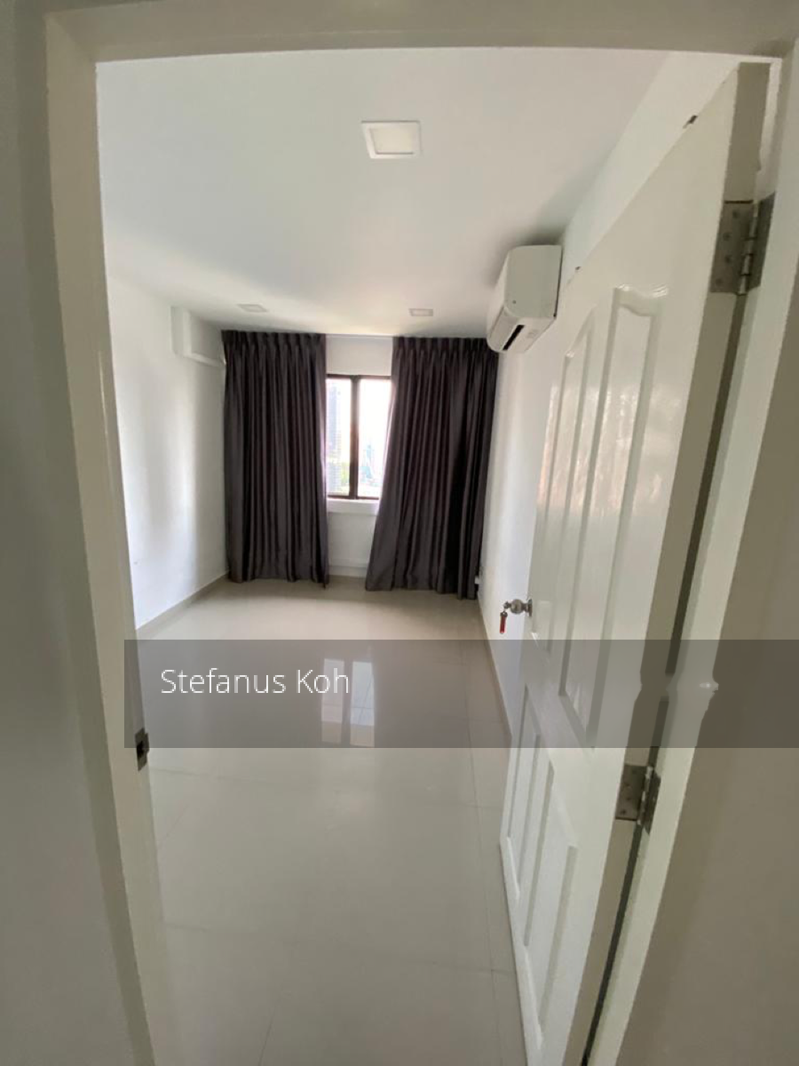 Lucky Plaza (D9), Apartment #297495291